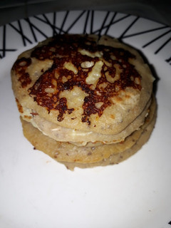 Una foto de Pancakes de avena, con quinua y queso