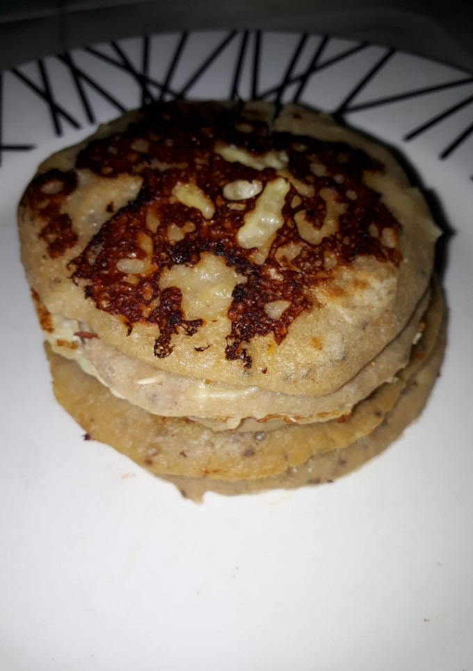 Una foto de Pancakes de avena, con quinua y queso