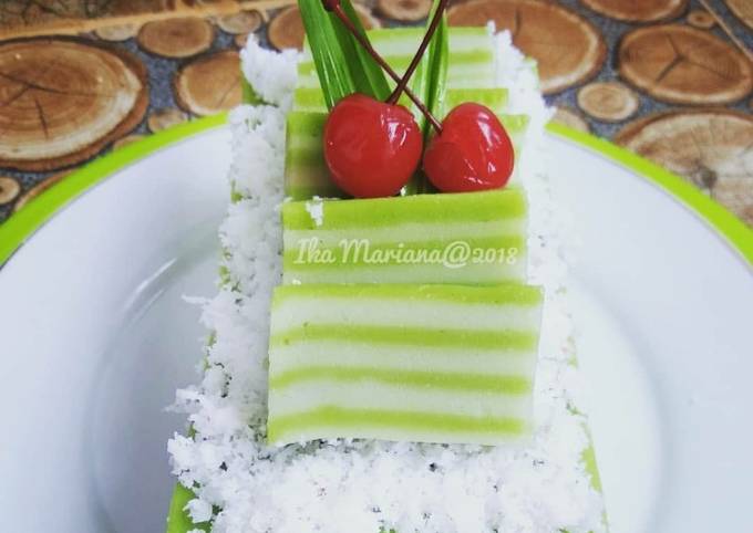 "Kue Lapis Jongkong Pandan"