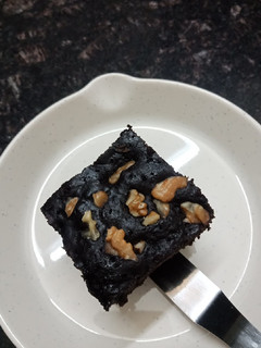 A picture of Brownie Cake.