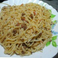 A picture of Fried spaghetti.