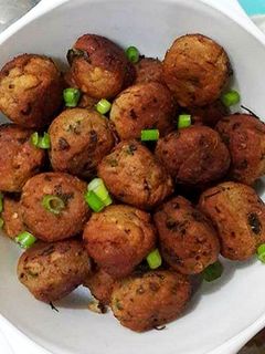 চিকেন রাইস বল (chicken rice ball recipe in Bengali) ) রেসিপির প্রধান ছবি