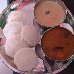 A picture of Suji Idli with Sambhar.