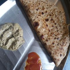 A picture of Aloo bhujiya paratha.