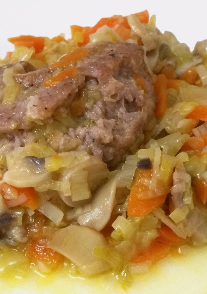 Una foto de Butifarra con salteado de verduras
