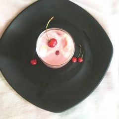 A picture of Healthy cherry and dates milkshake.