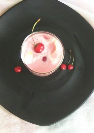 A picture of Healthy cherry and dates milkshake.