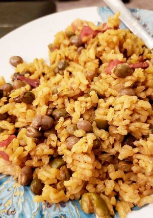 A picture of Arroz con gandules.