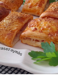 Una foto de Napolitanas de jamón y queso
