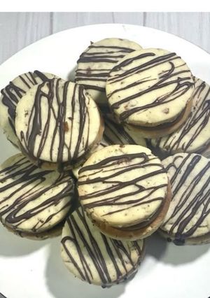 Una foto de Alfajores de masa brisee
