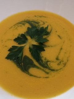 Una foto de Crema de zanahoria tramposa 🥕🍵