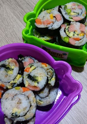Foto resep Kimbab nasi goreng sosis