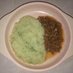 รูปของ Mpasi Gio 7+ nasi sawi tumis daging sapi