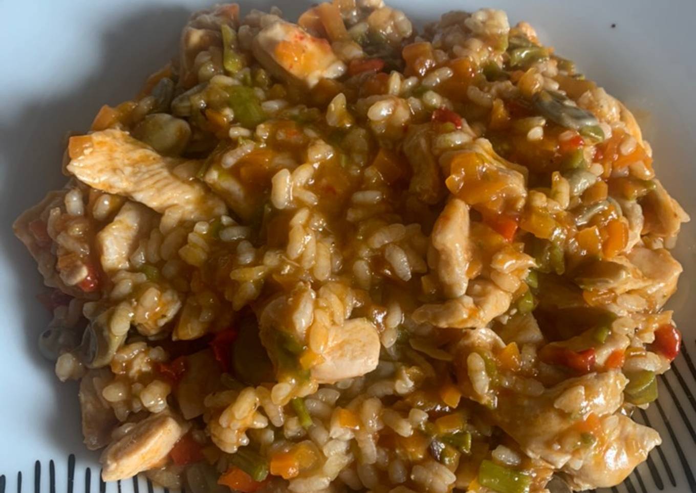 Arroz caldoso con verduras y pechuga de pollo