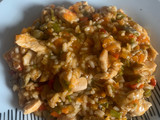 Arroz caldoso con verduras y pechuga de pollo