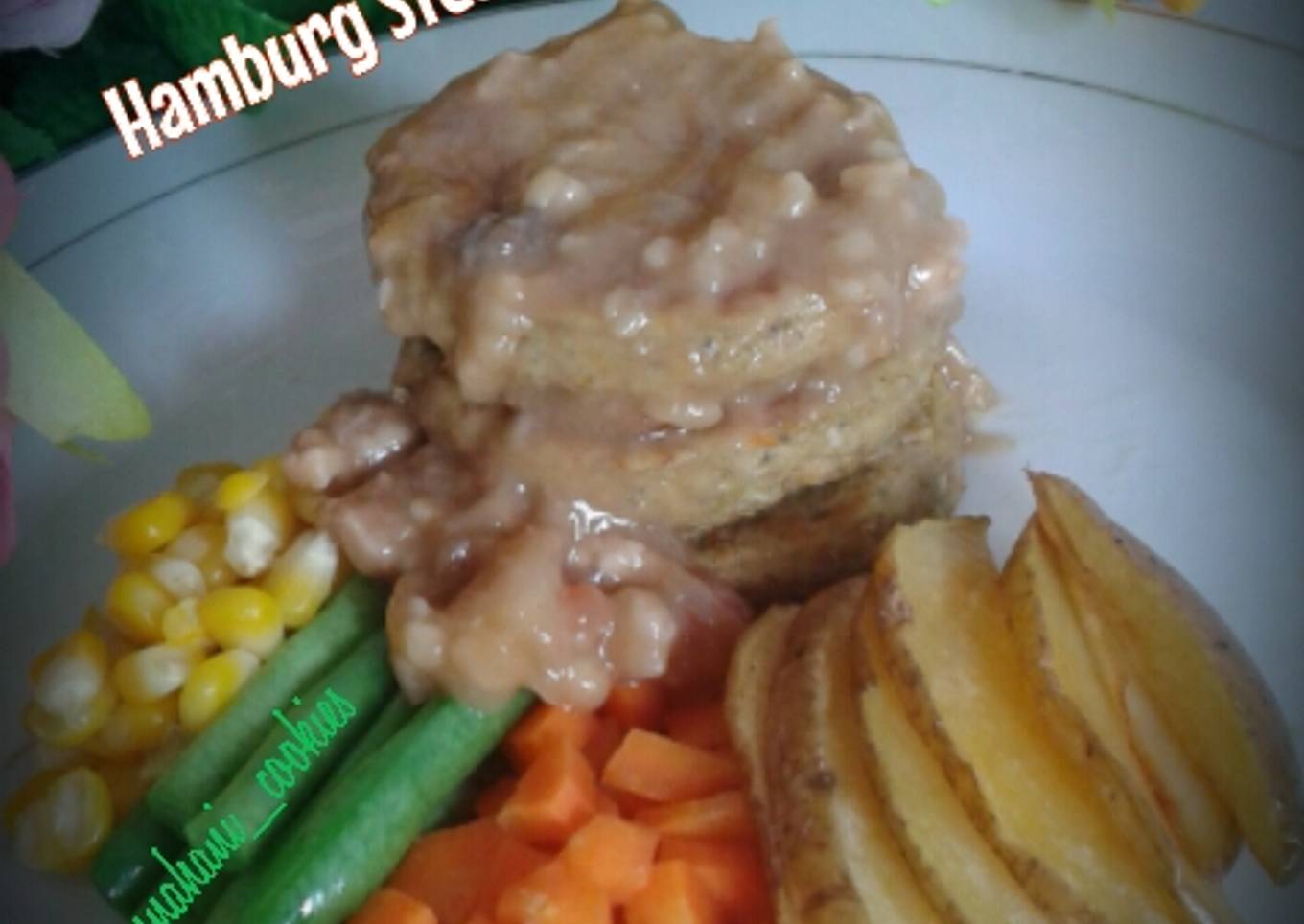 Hamburg Steak Kulit Pisang With Goldfish Fat Sauce