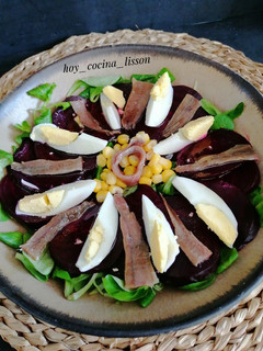 Una foto de Ensalada de remolacha con anchoas