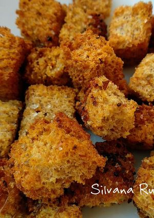 Una foto de 145.🍞Picatostes integrales al horno con ajo y perejil🧄
