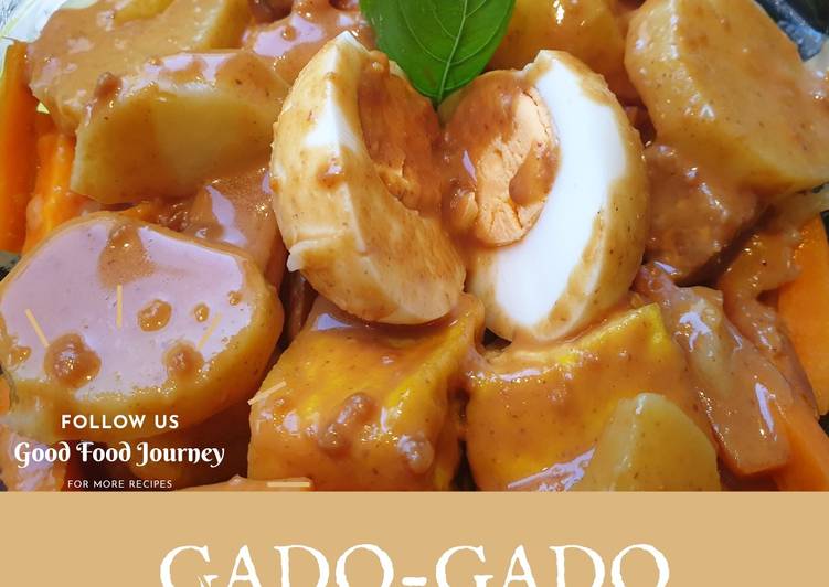 Recipe of Homemade Gado-gado (Indonesian traditional salad with peanut sauce)