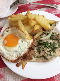 Una foto de Reineta a lo pobre🐟🥔🥚