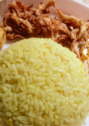 Foto resep Nasi kuning rice cooker