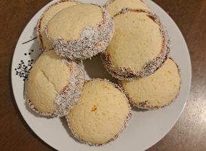 Una foto de Alfajores de Maicena