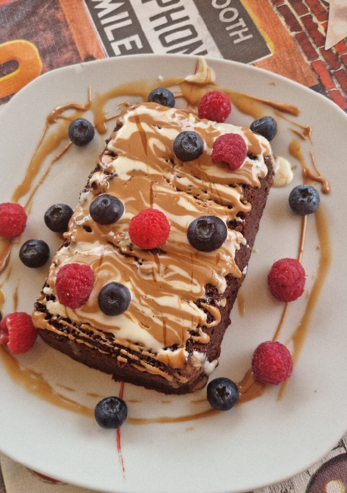 Una foto de Bizcocho de plátano 🍌 y chocolate 🍫, sin harina