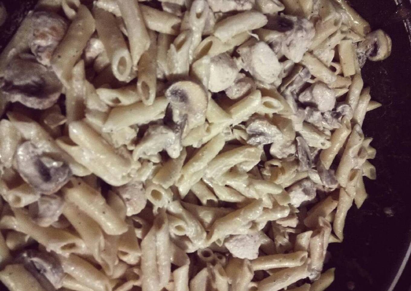 Macarrones con pollo y champiñones
