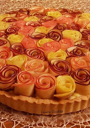 Foto di Crostata con rose di mele