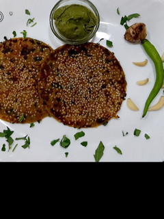 મેથી ના ઢેબરા (Methi Dhebra Recipe In Gujarati) રેસીપી મુખ્ય ફોટો