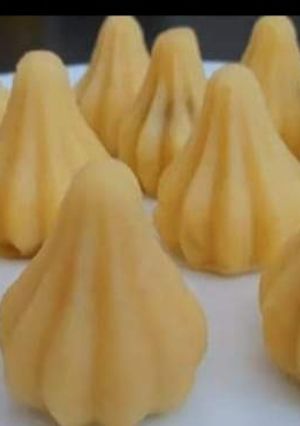 A picture of Saffon Mawa modak.