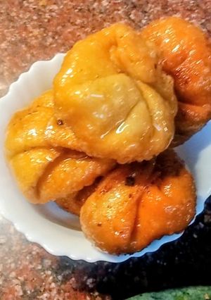 A picture of Coconut Lobongo Lotika.