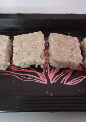 Topra pak (coconut barfi) રેસીપી મુખ્ય ફોટો