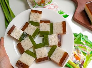 Hình của món Thạch rau câu sợi lá dứa – cốt dừa – café.