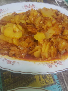 Una foto de Patatas con cebolla y pimentón