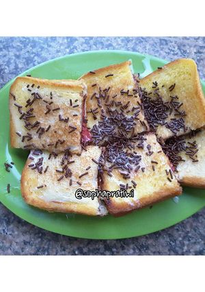Foto resep Roti Bakar Nutella Strawberry