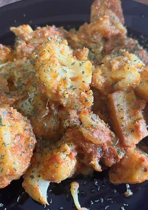A picture of Spiced potatoes & cauliflower.
