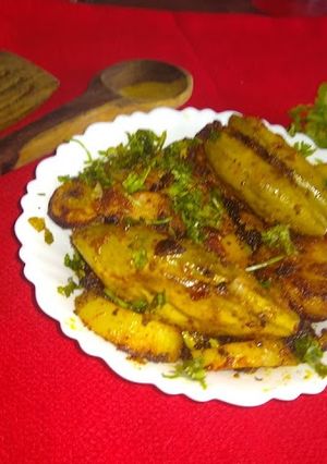 A picture of Aloo Parwal ki Kalonji.
