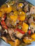 Pollo agridulce con mango