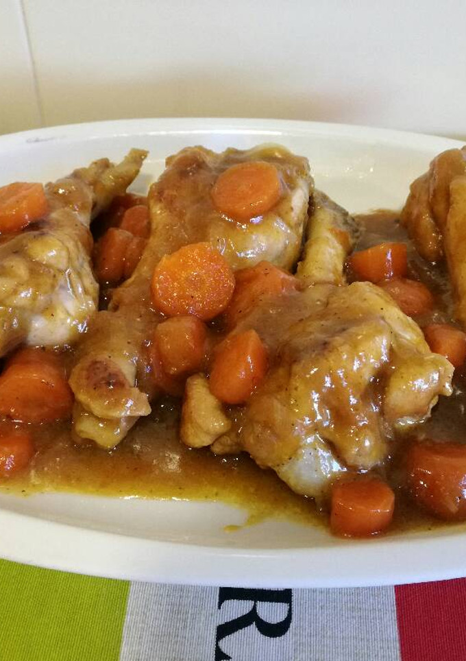 Una foto de Muslitos de pavo con salsa de naranja