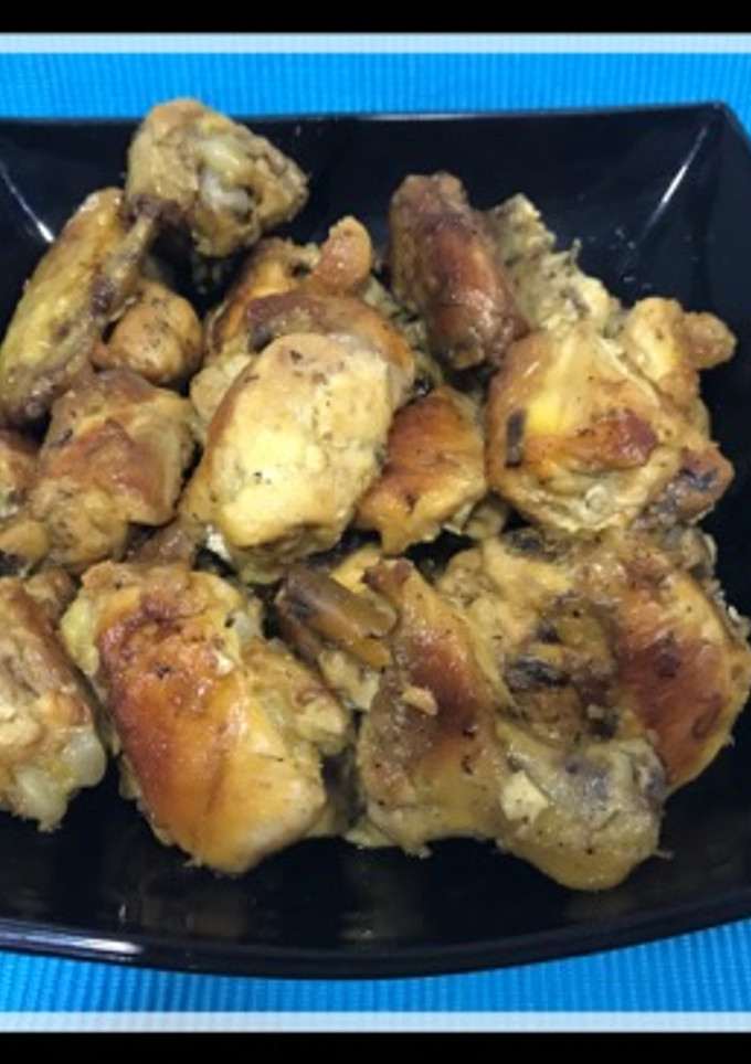 Una foto de Pollo al ajillo en crock-pot