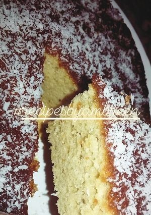A picture of Calamalized Coconut Sponge.