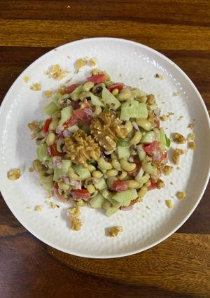 A picture of Walnut and Lobia Salad.