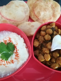 छोले भटूरे (chole bhature recipe in Hindi) रेसिपी मुख्य फोटो