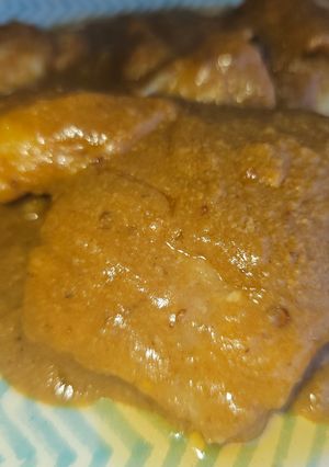 Una foto de Corvina, Salmonetes y Langostinos con Salsa de Almendras y Cacahuetes
