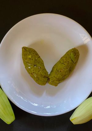 A picture of Potol Khosha’r Khagina (Skin of Parwal mashed).