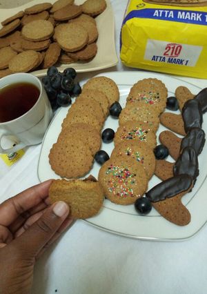 A picture of Blueberry digestive biscuits.