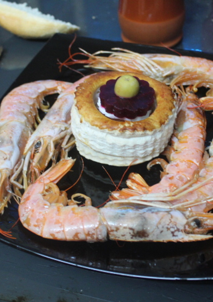 Una foto de Gambas con volovanes