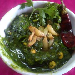 A picture of Palak Hariyali.