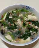 皮蛋菠菜絞肉豆腐湯